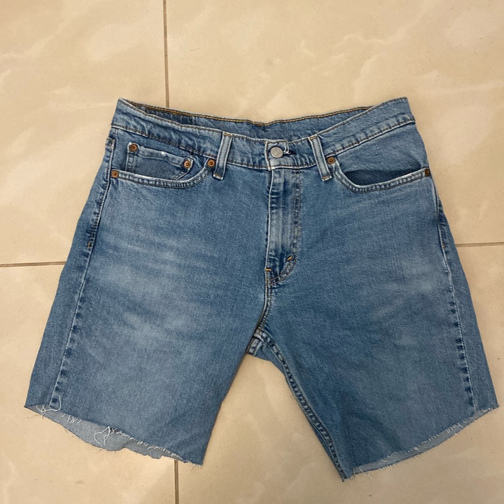 Levis cut-off jorts W33